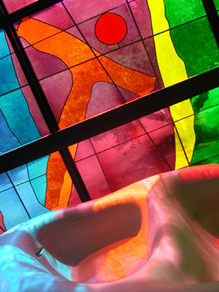 Statua dell’Immacolata voluta da Don Umberto Terenzi sul timpano dell’antico Santuario, opera del Prof. Rocchi.