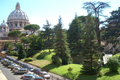 Fiaccolata nei Giardini Vaticani