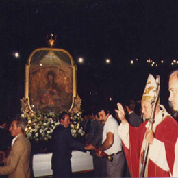 Apertura e chiusura del Sinodo Romano in Piazza San Pietro alla presenza dell'immagine della Madonna del Divino Amore - 17 maggio 1986 - 29 maggio 1993