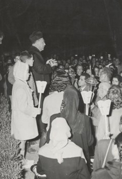 Don Umberto Terenzi con il gruppo dei pellegrini